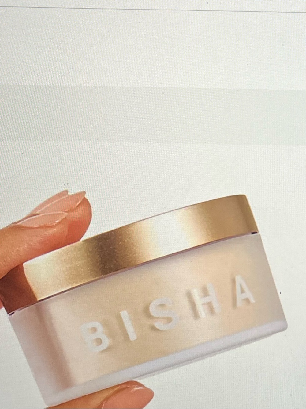 ISH Translucent Setting Powder Compact - Gold Finish - Picture 2 of 2